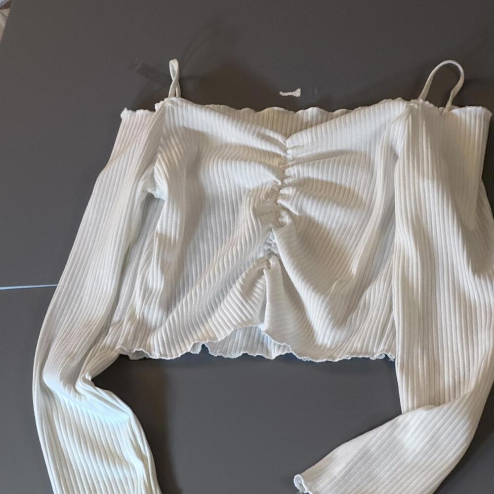 White Ribbed Ruched Off-Shoulder Long Sleeve Crop Top - Picture 11 of 15